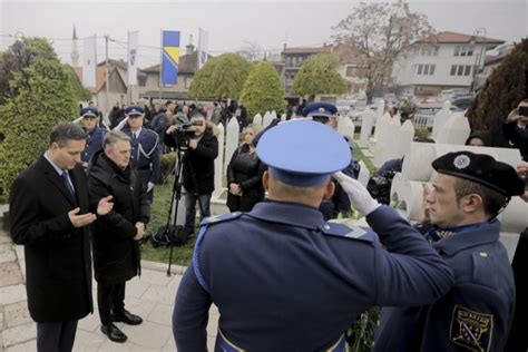 B­o­s­n­a­ ­H­e­r­s­e­k­­t­e­ ­­D­e­v­l­e­t­ ­G­ü­n­ü­­ ­k­u­t­l­a­n­d­ı­